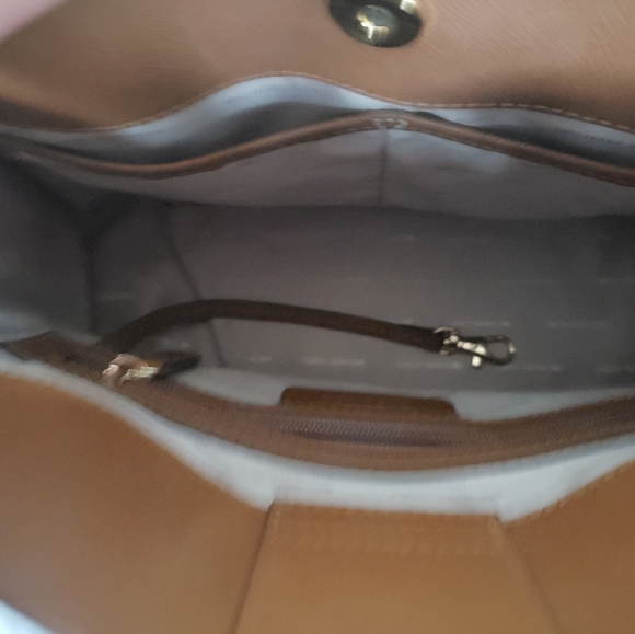 Michael Kors Hamilton Leather Tote - Picture 5 of 7